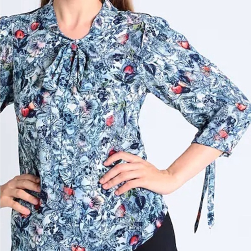 See By Chloe Floral Viscose Blouse with Neck Tie 8